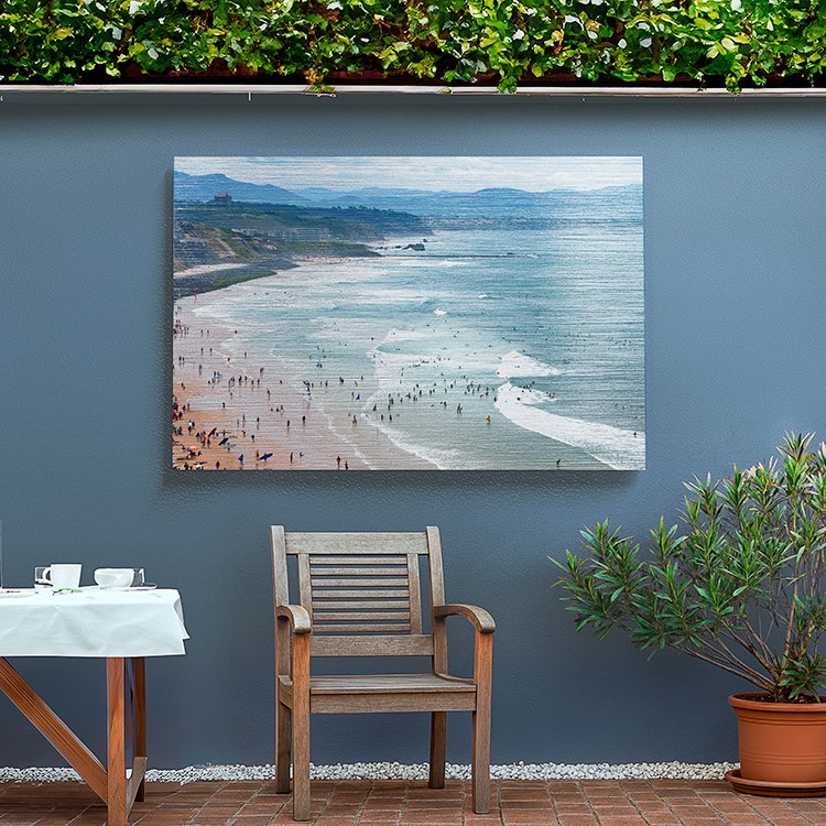 Une impression sur Dibond Brossé en extérieur.