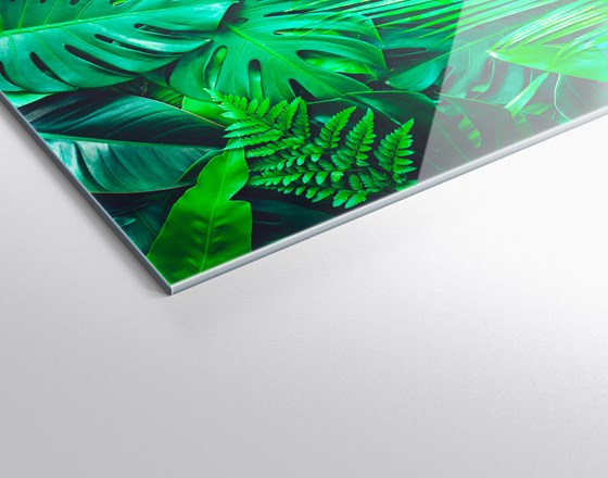 Close-up on the edge of a Chromaluxe