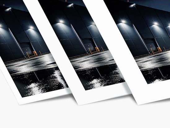 Detail van Fine-Art Canson Arches BFK Rives "Pure White" papier met witte boorden.